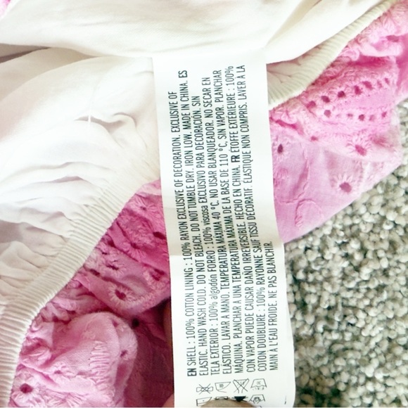 Free the Roses Paisely Eyelet Balloon Top with Tie-dye Effect XS - Picture 8 of 9